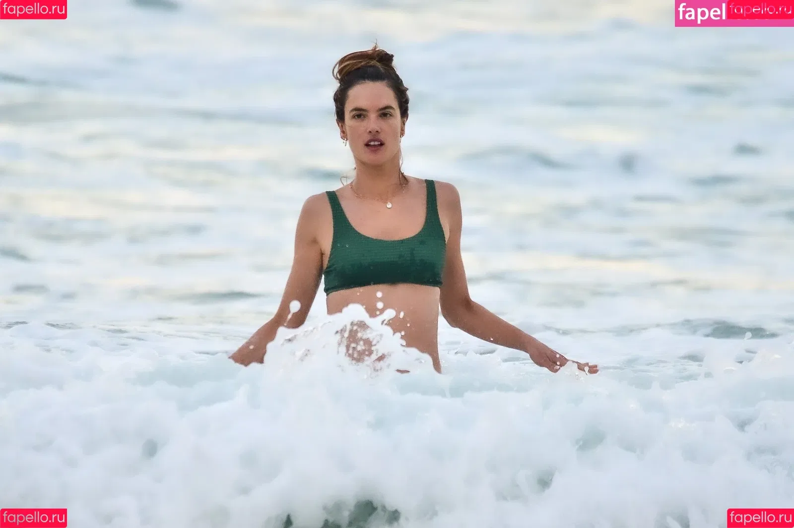 Alessandra Ambrosio / aleambrosio / alelovesanja / alessandraambrosio Onlyfans Photo Gallery 