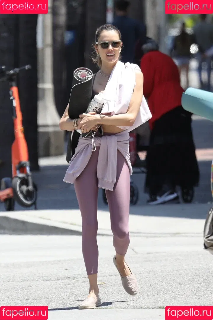 Alessandra Ambrosio / aleambrosio / alelovesanja / alessandraambrosio Onlyfans Photo Gallery 