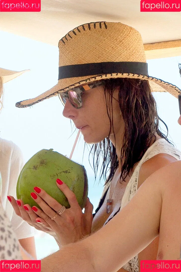 Alessandra Ambrosio / aleambrosio / alelovesanja / alessandraambrosio Onlyfans Photo Gallery 