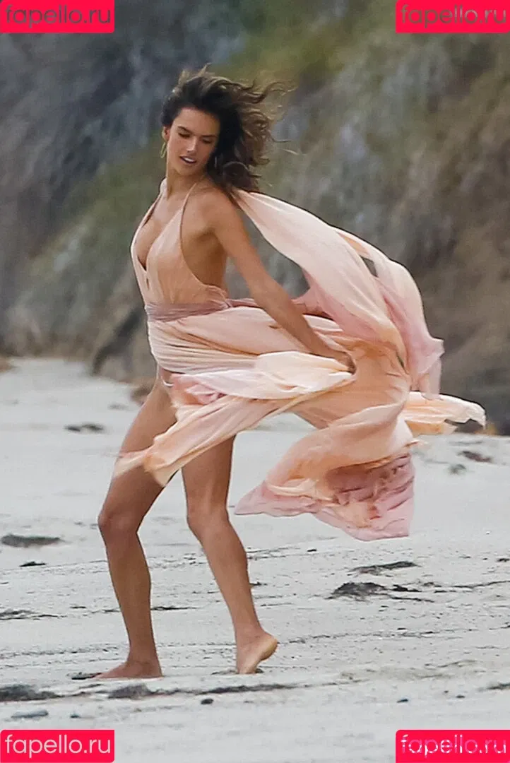 Alessandra Ambrosio / aleambrosio / alelovesanja / alessandraambrosio Onlyfans Photo Gallery 