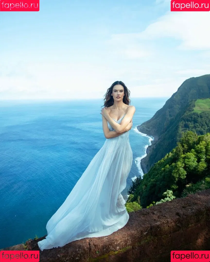 Alessandra Ambrosio / aleambrosio / alelovesanja / alessandraambrosio Onlyfans Photo Gallery 