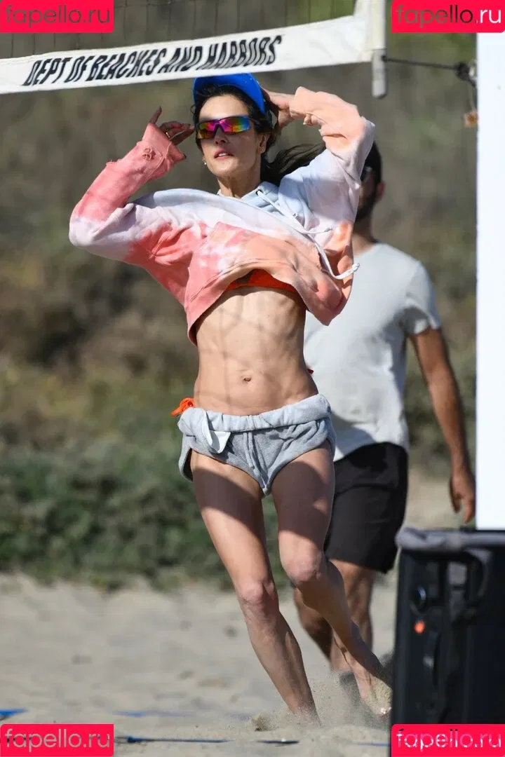 Alessandra Ambrosio / aleambrosio / alelovesanja / alessandraambrosio Onlyfans Photo Gallery 