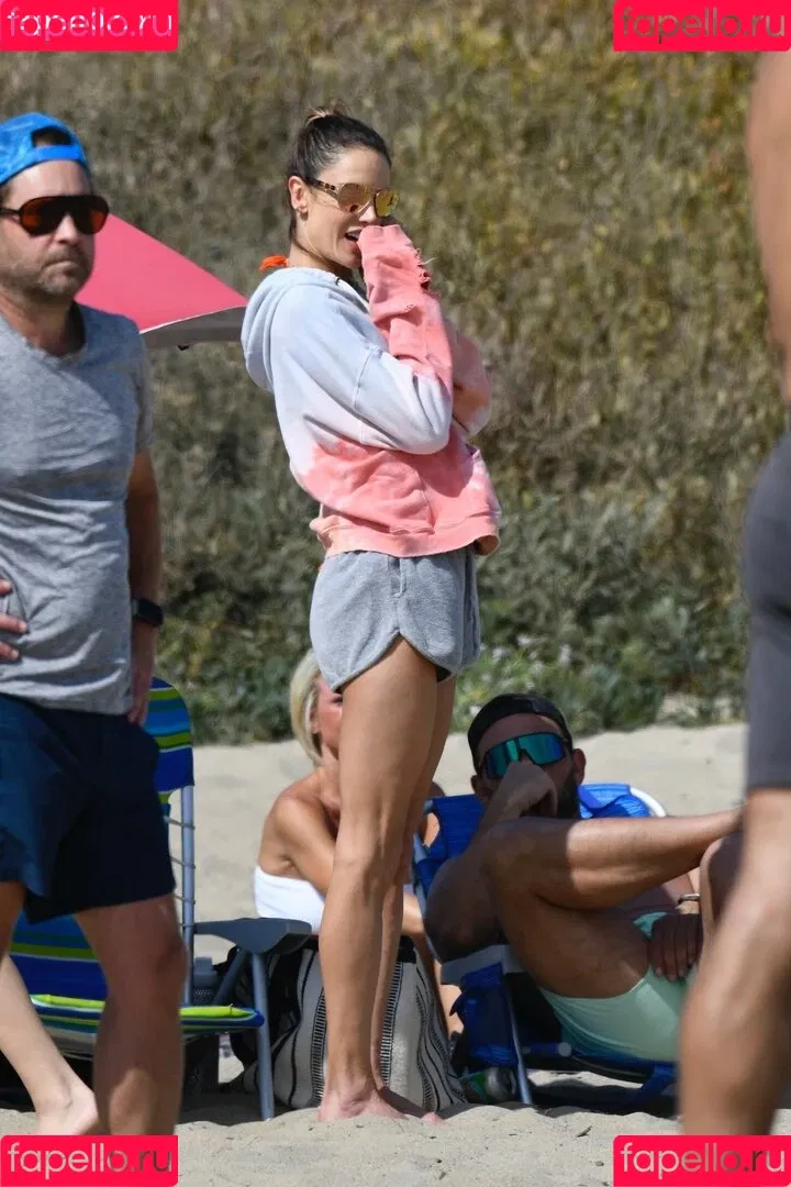 Alessandra Ambrosio / aleambrosio / alelovesanja / alessandraambrosio Onlyfans Photo Gallery 