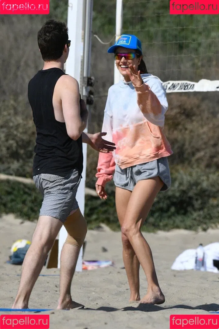 Alessandra Ambrosio / aleambrosio / alelovesanja / alessandraambrosio Onlyfans Photo Gallery 