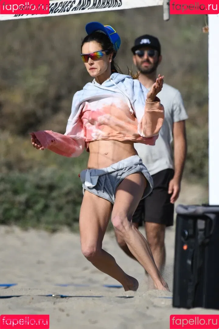 Alessandra Ambrosio / aleambrosio / alelovesanja / alessandraambrosio Onlyfans Photo Gallery 