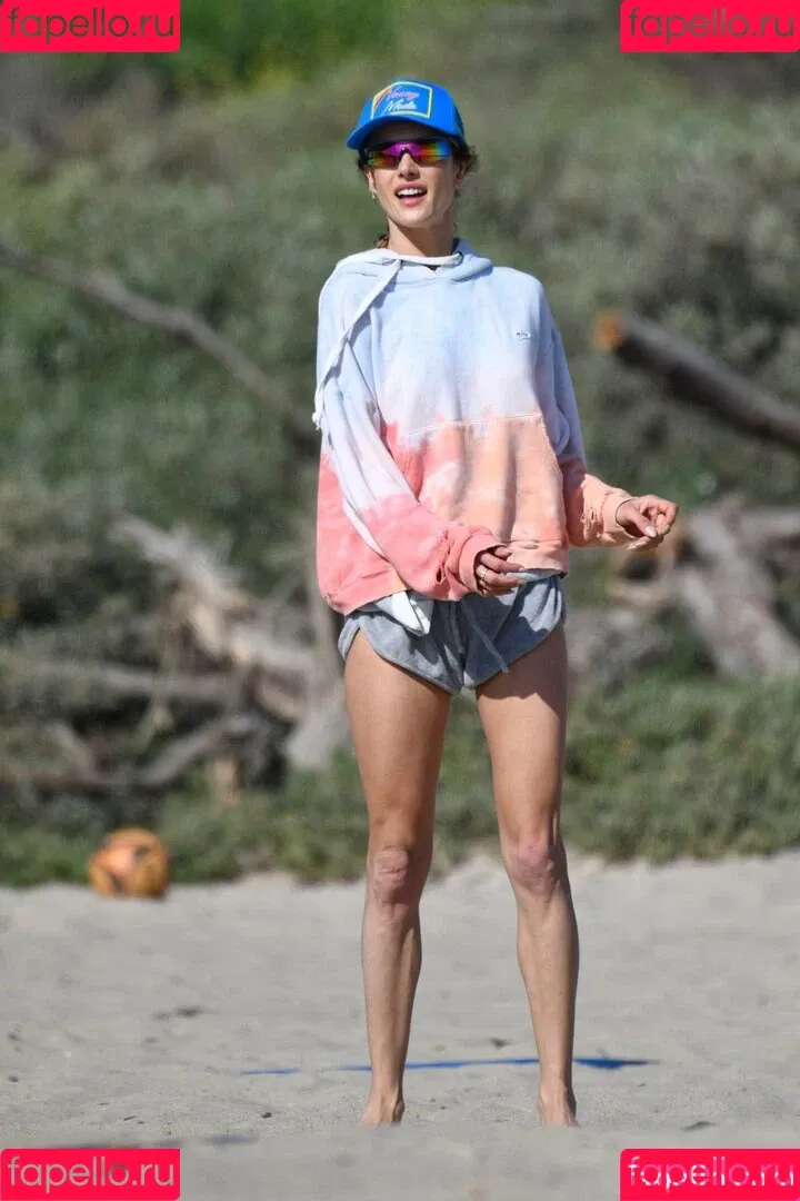 Alessandra Ambrosio / aleambrosio / alelovesanja / alessandraambrosio Onlyfans Photo Gallery 