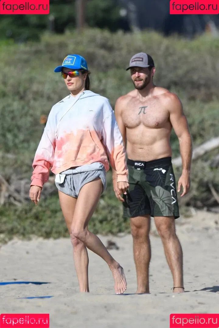 Alessandra Ambrosio / aleambrosio / alelovesanja / alessandraambrosio Onlyfans Photo Gallery 