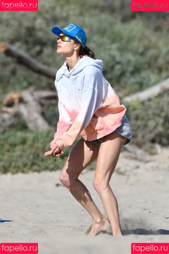 Alessandra Ambrosio / aleambrosio / alelovesanja / alessandraambrosio Onlyfans Photo Gallery 