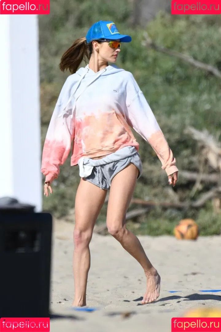 Alessandra Ambrosio / aleambrosio / alelovesanja / alessandraambrosio Onlyfans Photo Gallery 