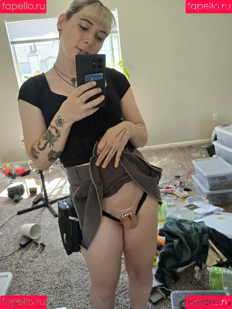 Princess Ivy / Princess_Smut / carrion_princess / gwyndolinmoon / princessivyofficial / princessofyourdreams Onlyfans Photo Gallery 