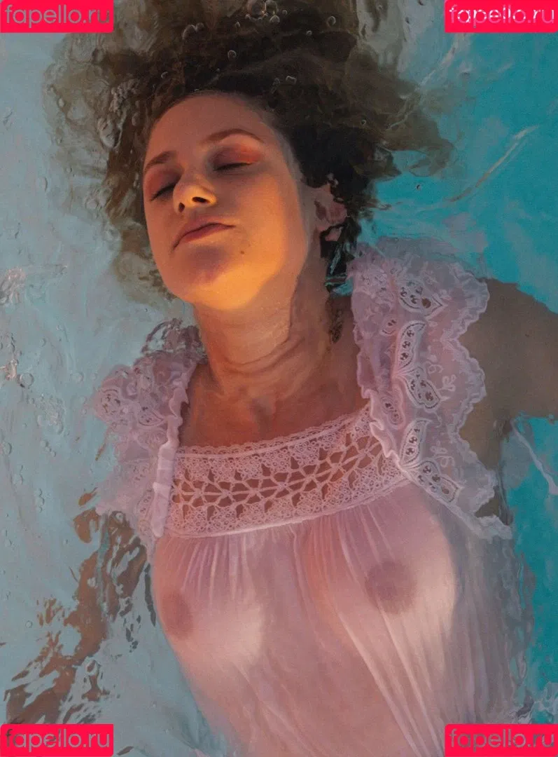 Lili Reinhart / Unpublished Photos / lilireinhart Onlyfans Photo Gallery 