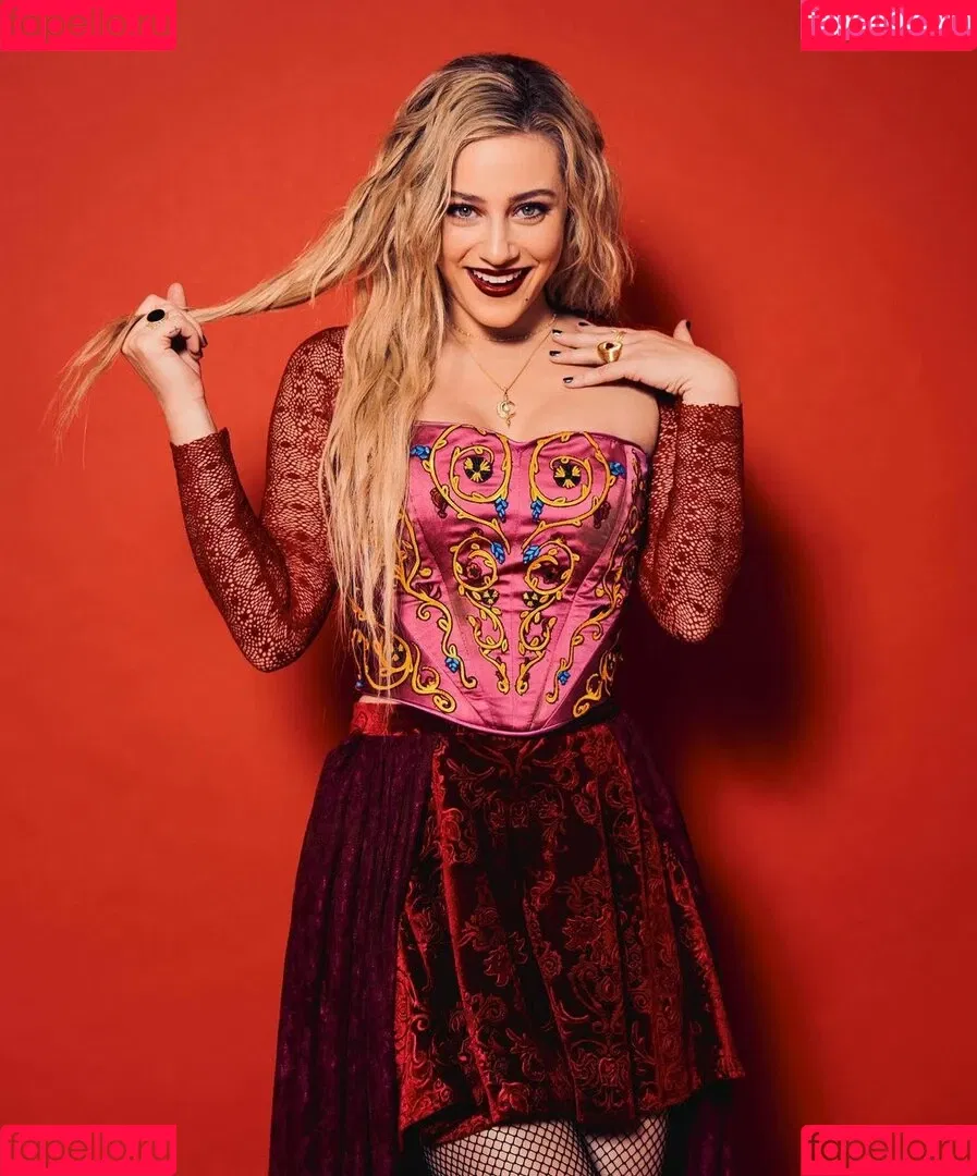Lili Reinhart / Unpublished Photos / lilireinhart Onlyfans Photo Gallery 