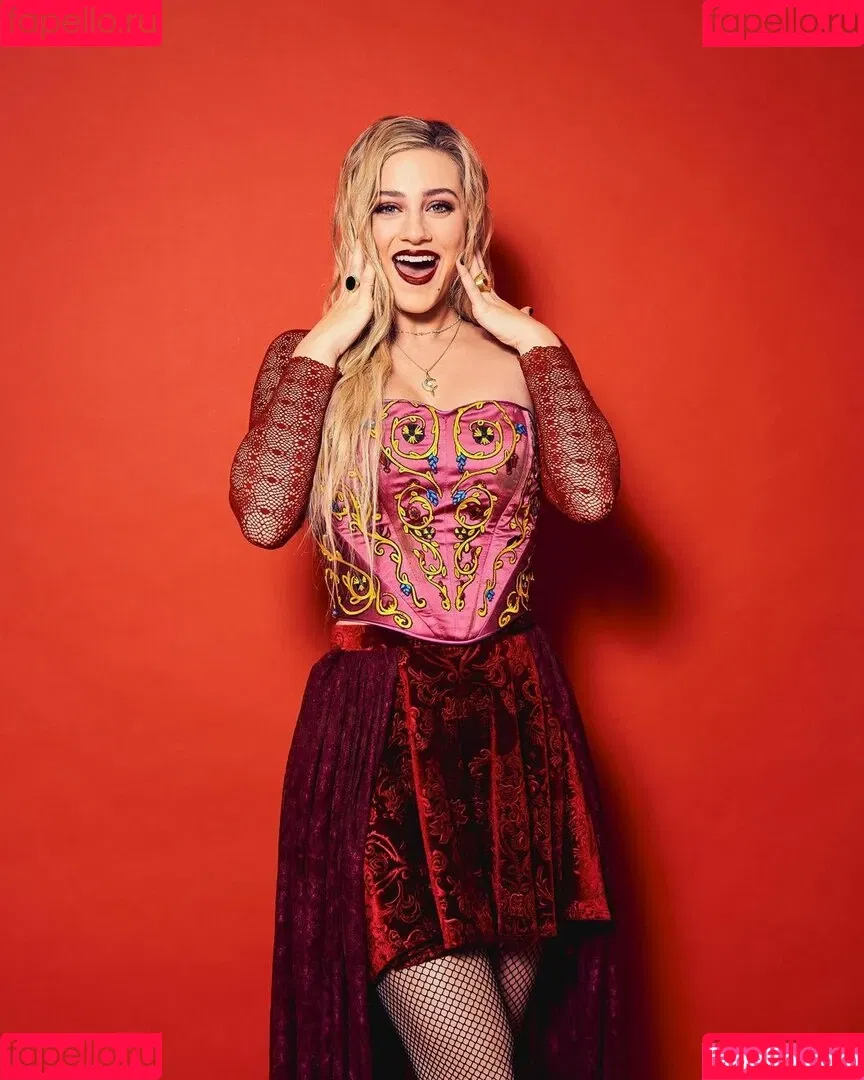 Lili Reinhart / Unpublished Photos / lilireinhart Onlyfans Photo Gallery 