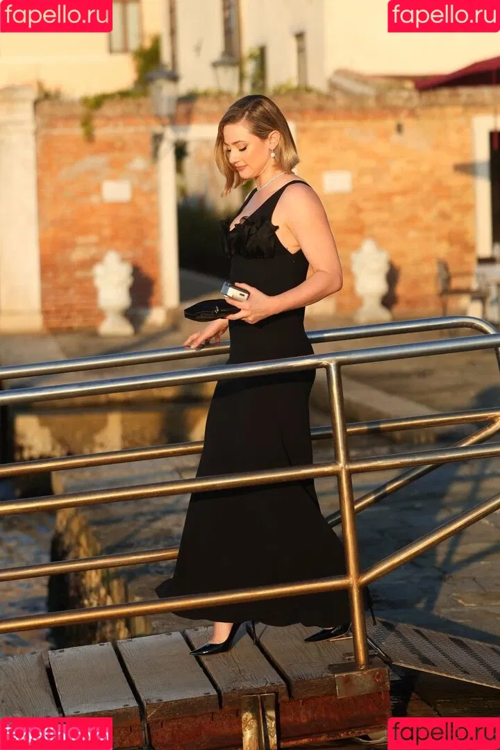 Lili Reinhart / Unpublished Photos / lilireinhart Onlyfans Photo Gallery 