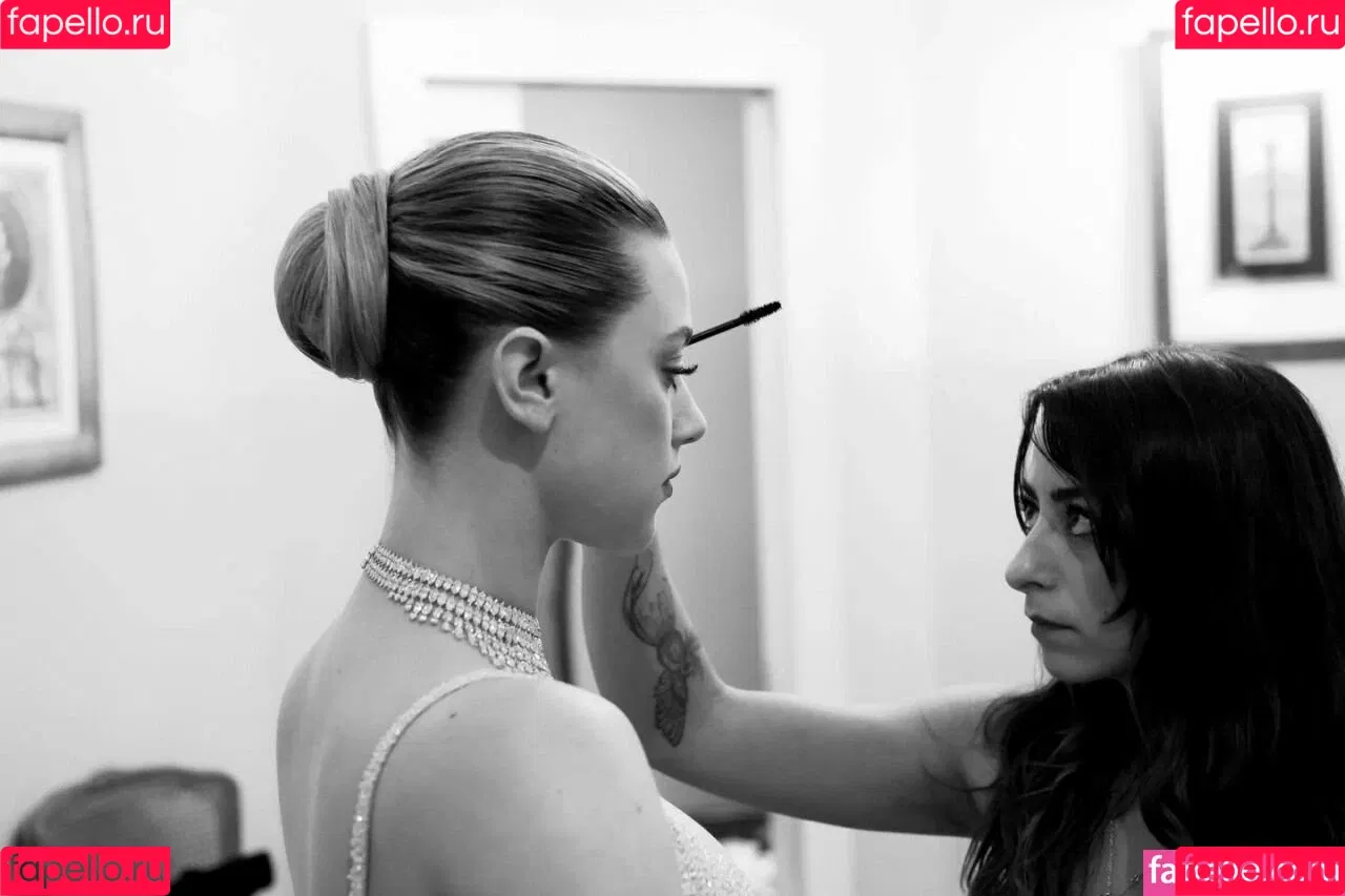 Lili Reinhart / Unpublished Photos / lilireinhart Onlyfans Photo Gallery 
