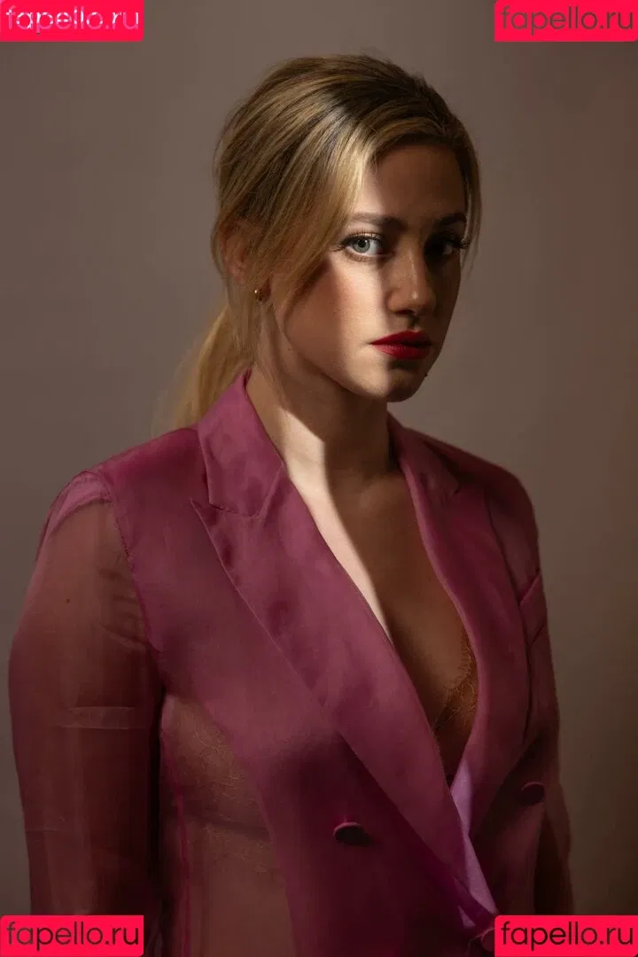 Lili Reinhart / Unpublished Photos / lilireinhart Onlyfans Photo Gallery 