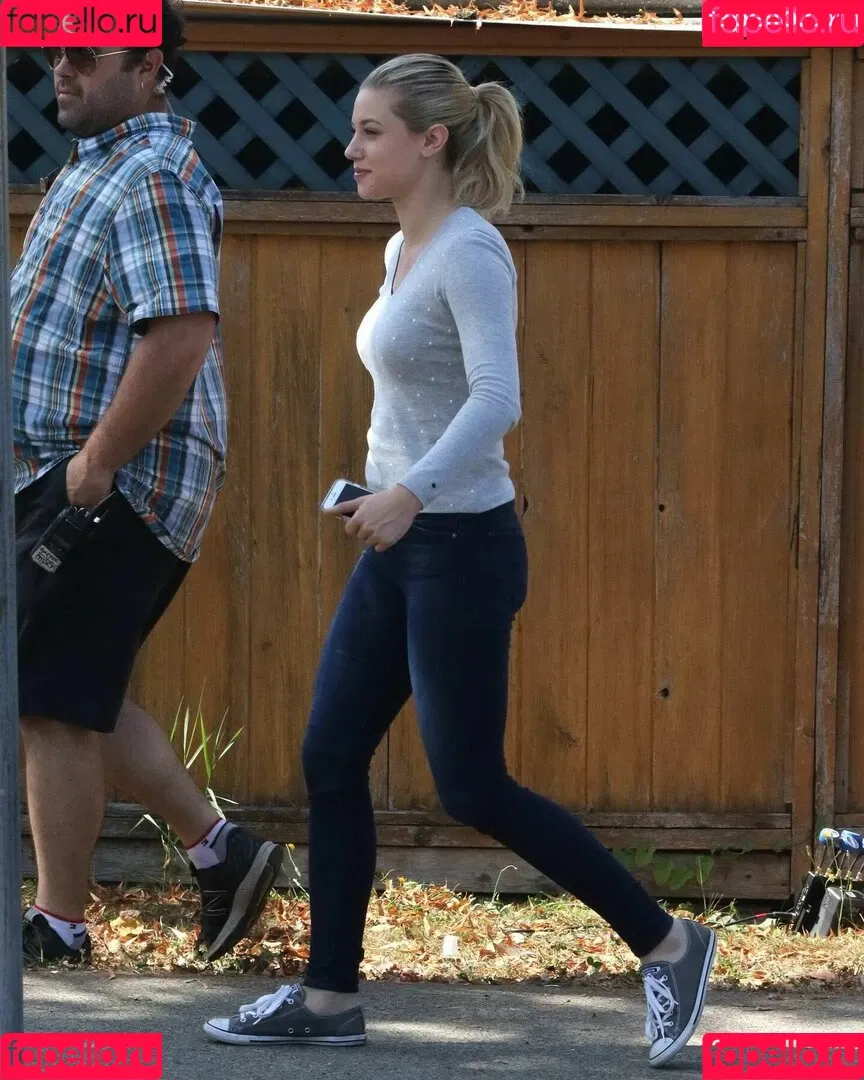 Lili Reinhart / Unpublished Photos / lilireinhart Onlyfans Photo Gallery 