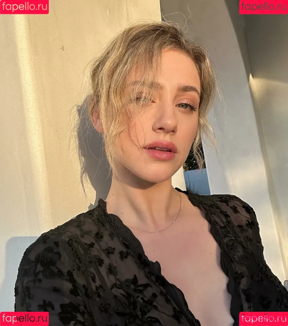 Lili Reinhart / Unpublished Photos / lilireinhart Onlyfans Photo Gallery 
