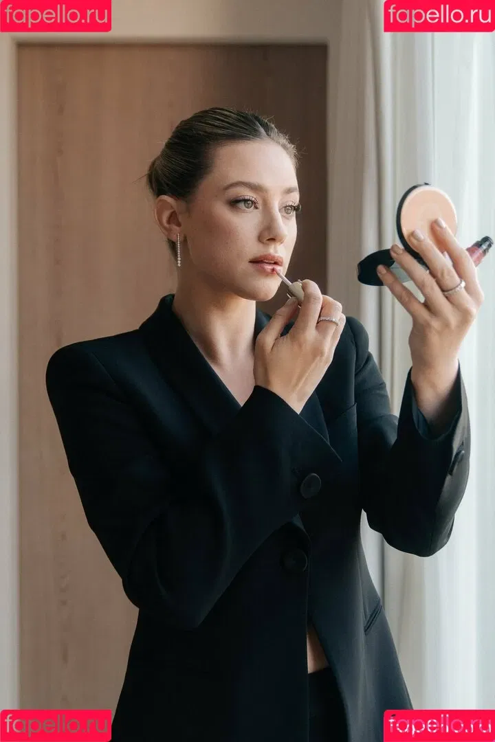 Lili Reinhart / Unpublished Photos / lilireinhart Onlyfans Photo Gallery 