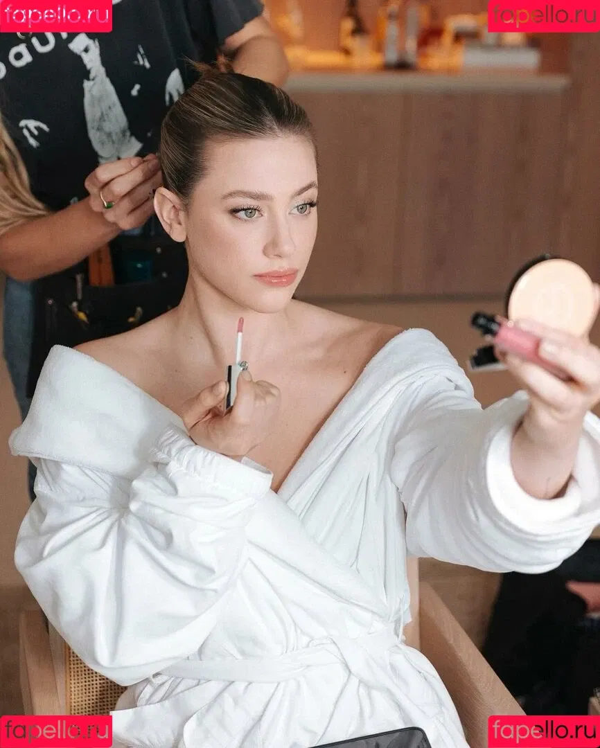 Lili Reinhart / Unpublished Photos / lilireinhart Onlyfans Photo Gallery 