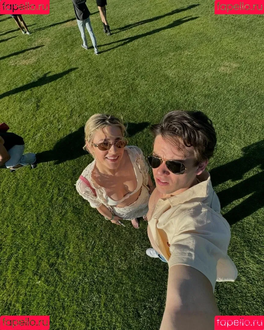 Lili Reinhart / Unpublished Photos / lilireinhart Onlyfans Photo Gallery 