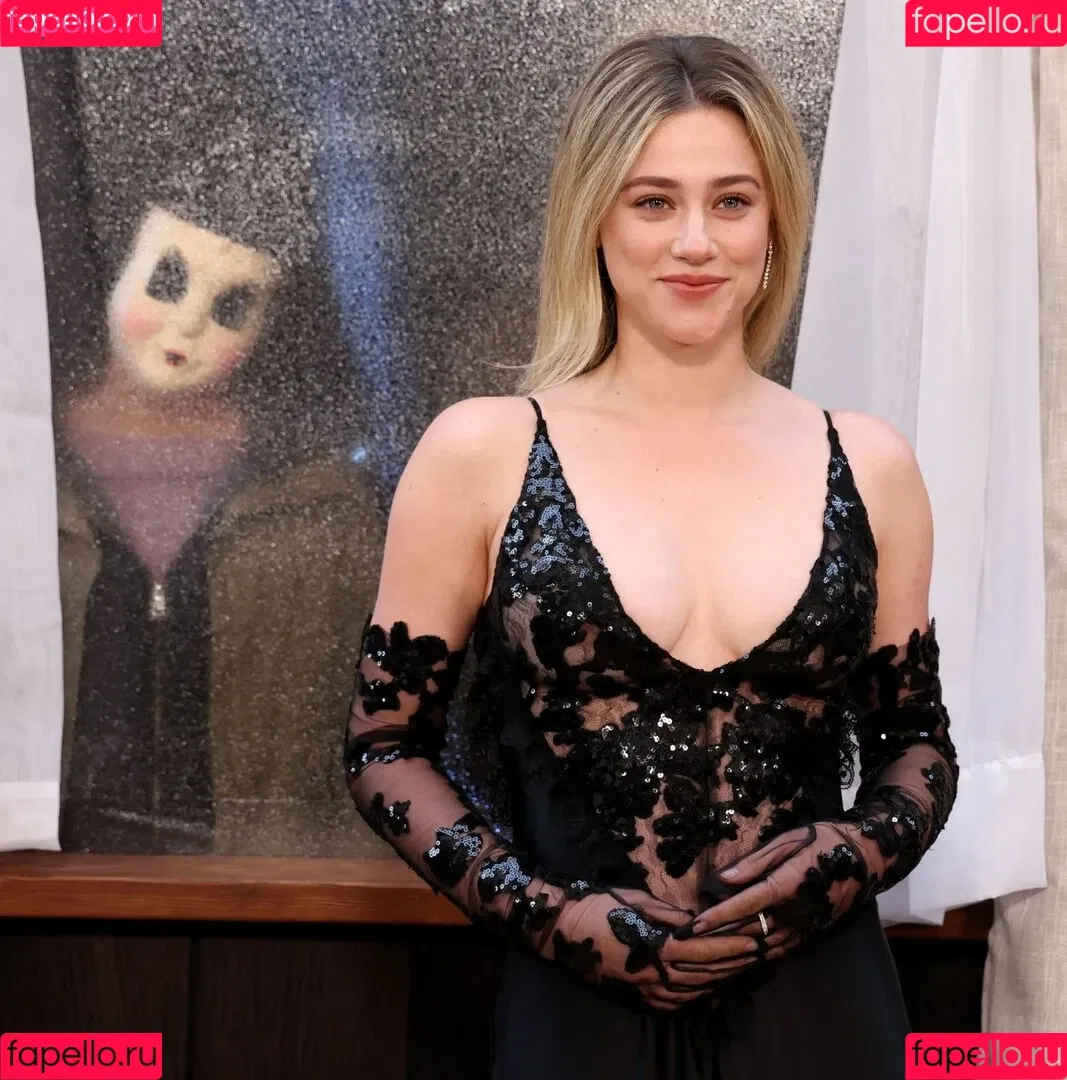 Lili Reinhart / Unpublished Photos / lilireinhart Onlyfans Photo Gallery 