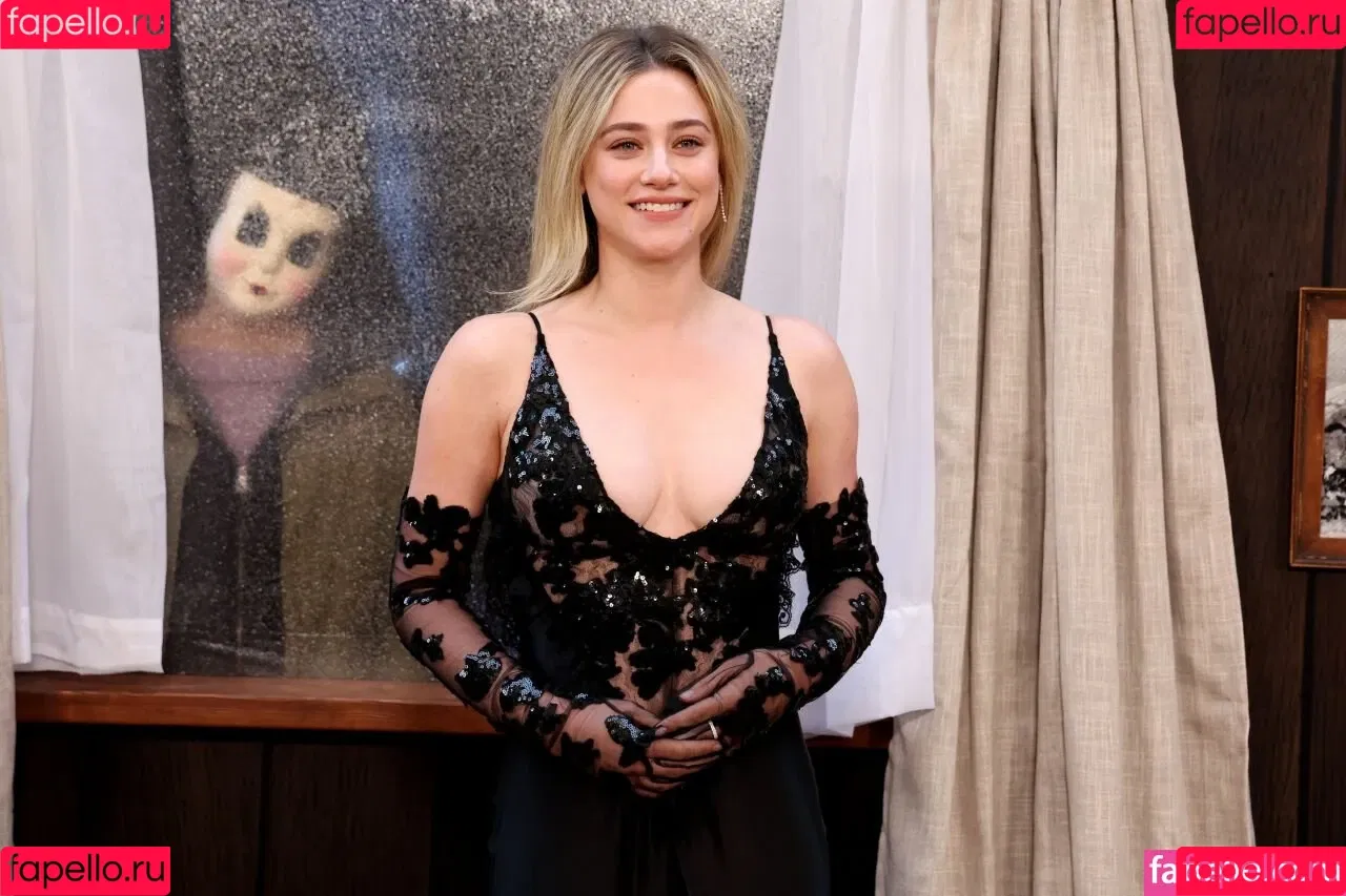 Lili Reinhart / Unpublished Photos / lilireinhart Onlyfans Photo Gallery 