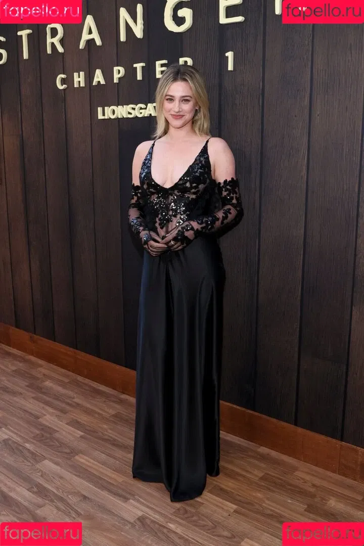 Lili Reinhart / Unpublished Photos / lilireinhart Onlyfans Photo Gallery 