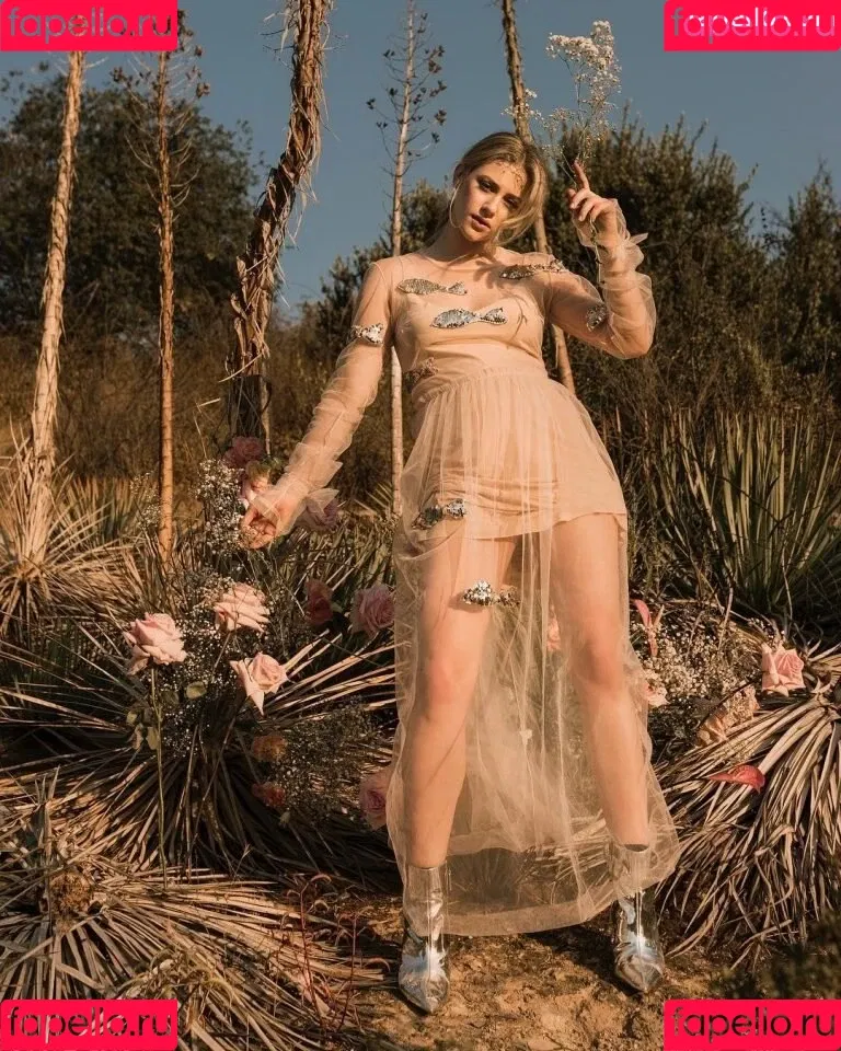 Lili Reinhart / Unpublished Photos / lilireinhart Onlyfans Photo Gallery 