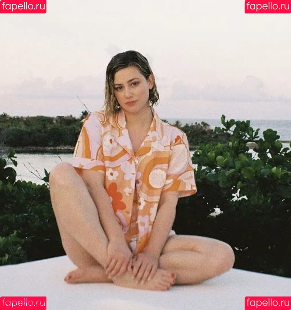 Lili Reinhart / Unpublished Photos / lilireinhart Onlyfans Photo Gallery 