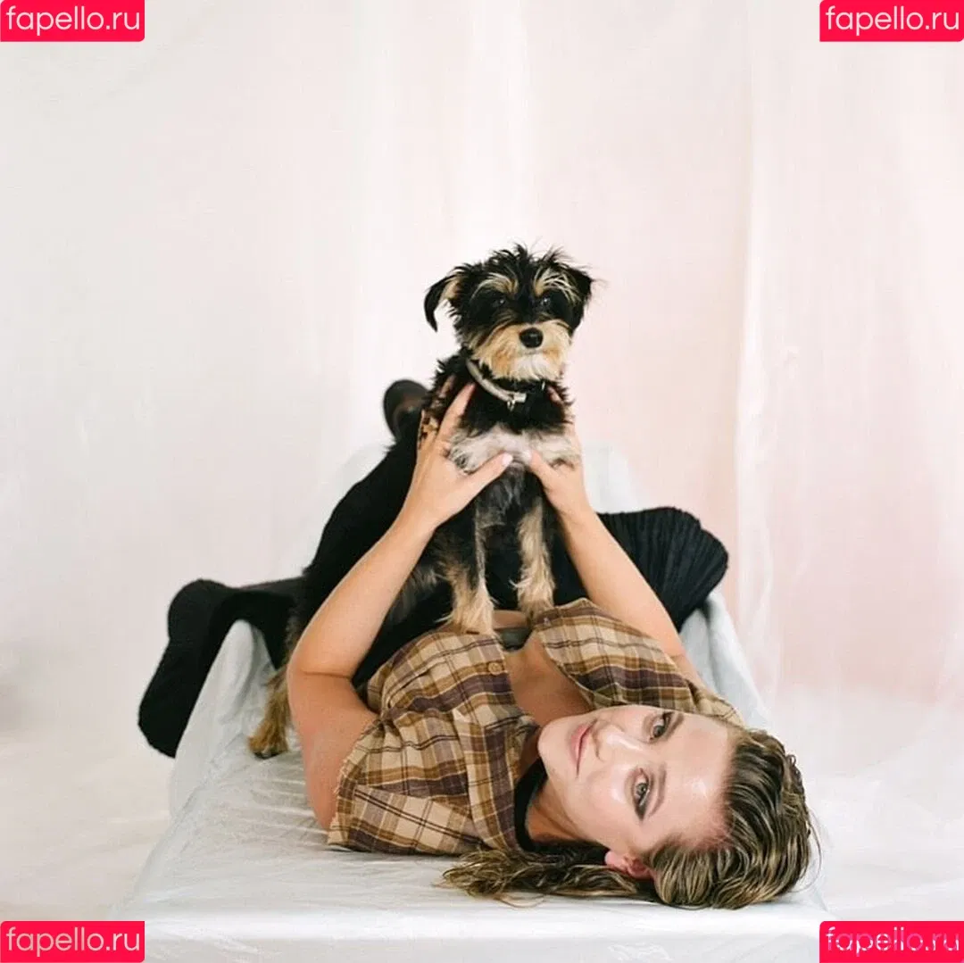 Lili Reinhart / Unpublished Photos / lilireinhart Onlyfans Photo Gallery 