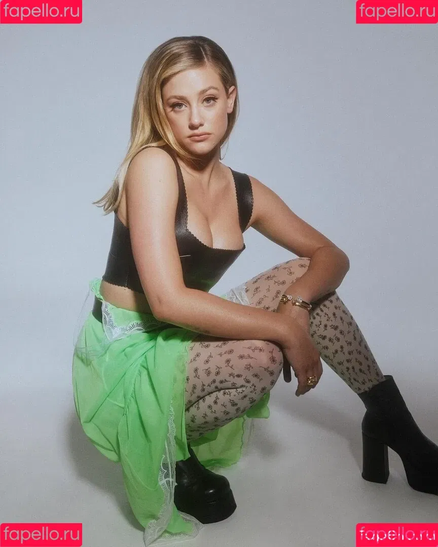 Lili Reinhart / Unpublished Photos / lilireinhart Onlyfans Photo Gallery 