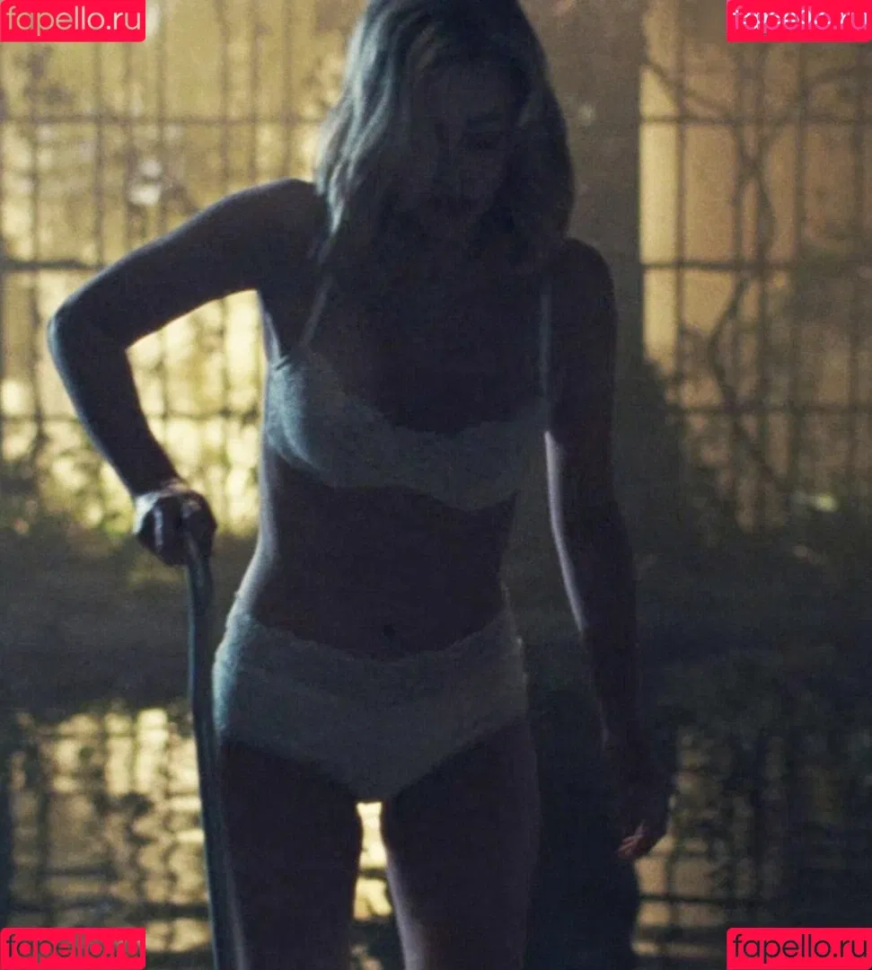 Lili Reinhart / Unpublished Photos / lilireinhart Onlyfans Photo Gallery 