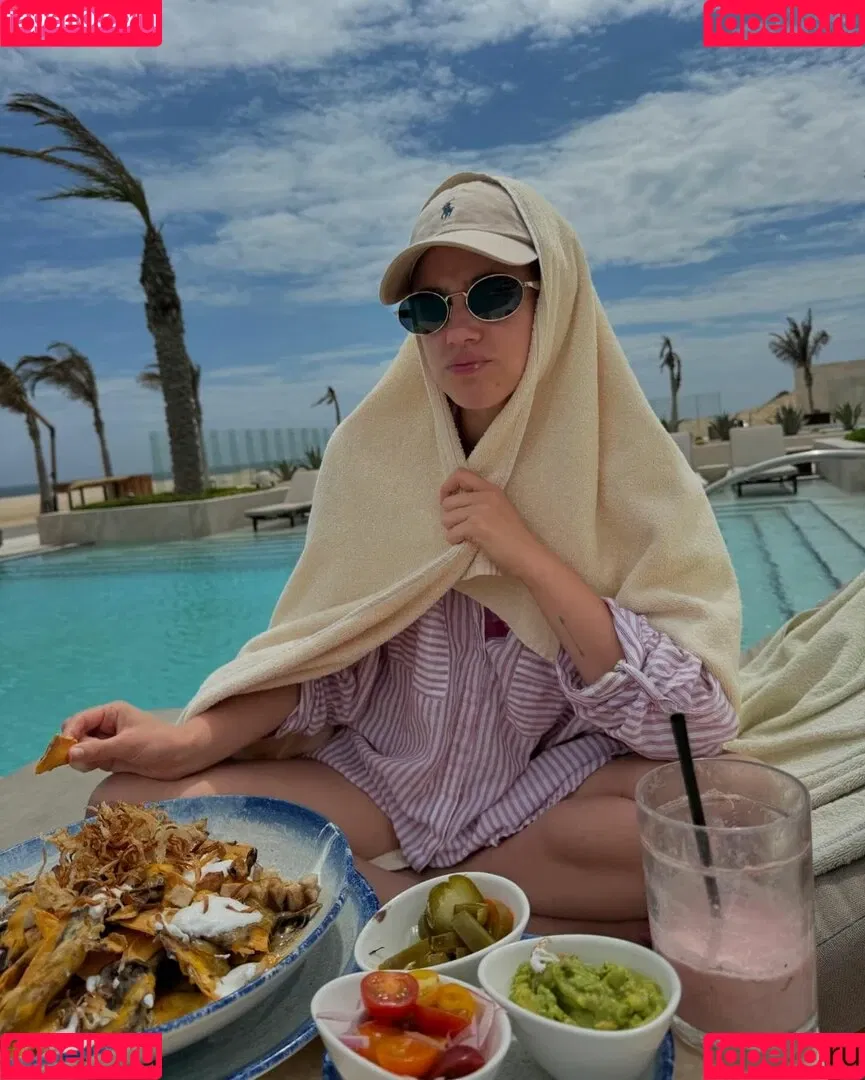 Lili Reinhart / Unpublished Photos / lilireinhart Onlyfans Photo Gallery 