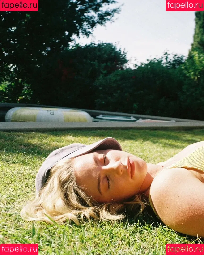 Lili Reinhart / Unpublished Photos / lilireinhart Onlyfans Photo Gallery 