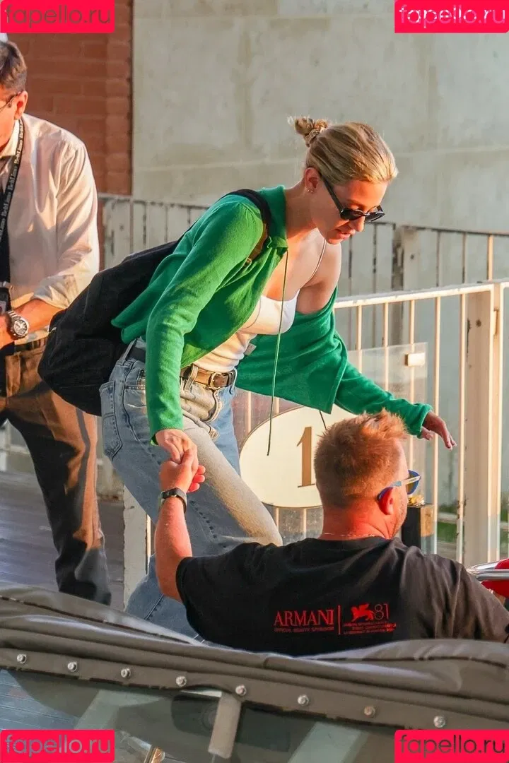 Lili Reinhart / Unpublished Photos / lilireinhart Onlyfans Photo Gallery 