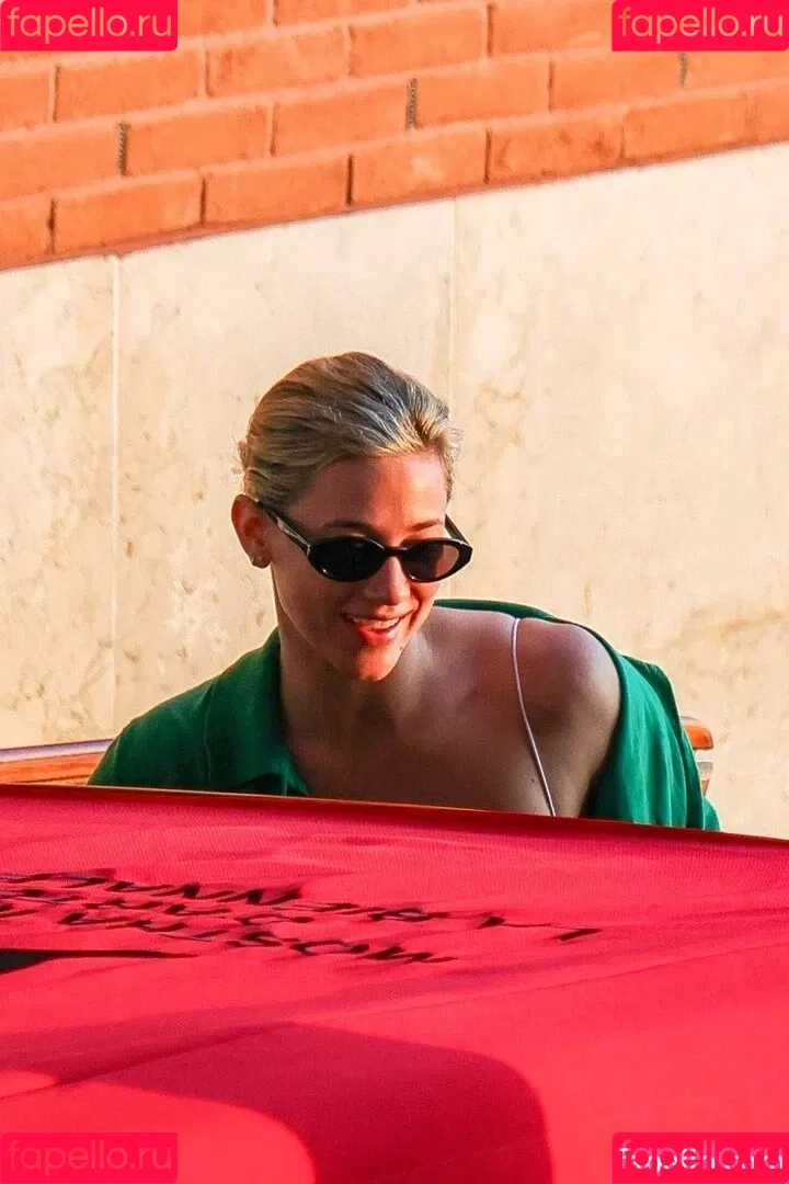 Lili Reinhart / Unpublished Photos / lilireinhart Onlyfans Photo Gallery 