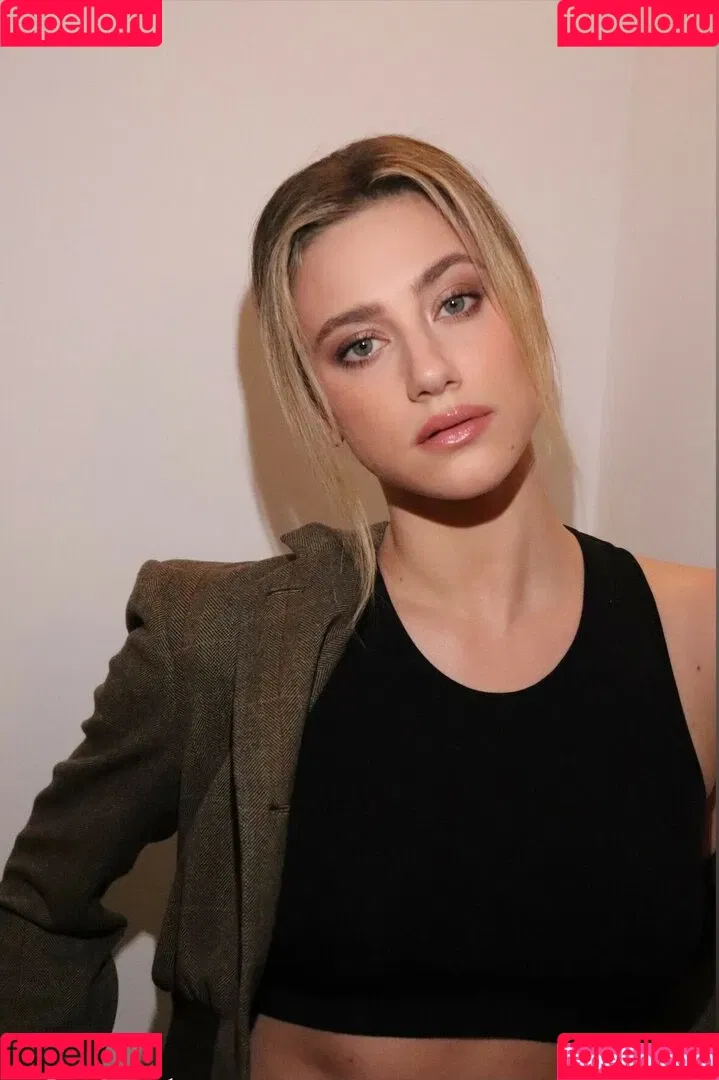 Lili Reinhart / Unpublished Photos / lilireinhart Onlyfans Photo Gallery 