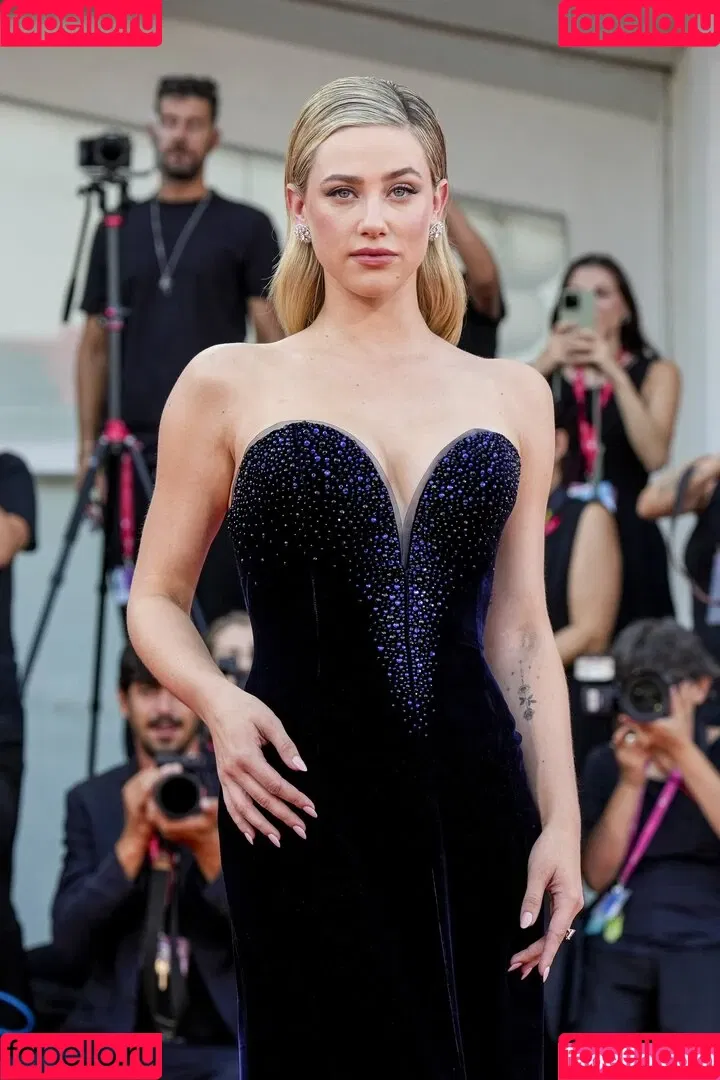 Lili Reinhart / Unpublished Photos / lilireinhart Onlyfans Photo Gallery 