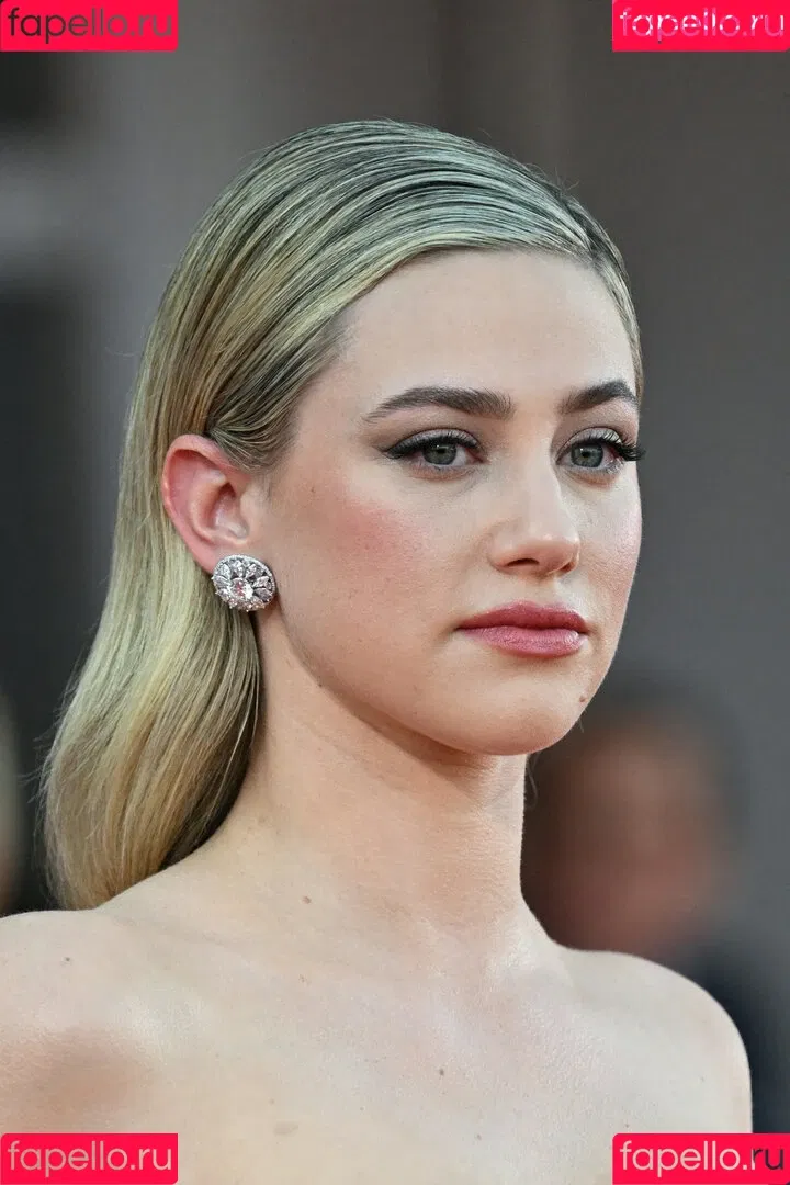 Lili Reinhart / Unpublished Photos / lilireinhart Onlyfans Photo Gallery 