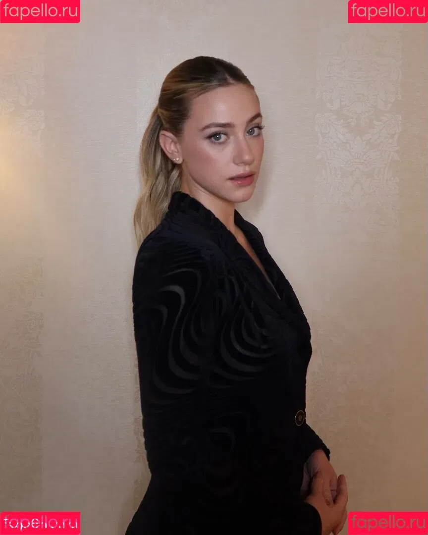 Lili Reinhart / Unpublished Photos / lilireinhart Onlyfans Photo Gallery 