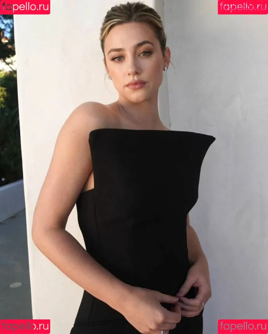 Lili Reinhart / Unpublished Photos / lilireinhart Onlyfans Photo Gallery 