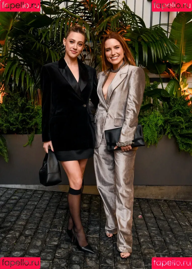 Lili Reinhart / Unpublished Photos / lilireinhart Onlyfans Photo Gallery 