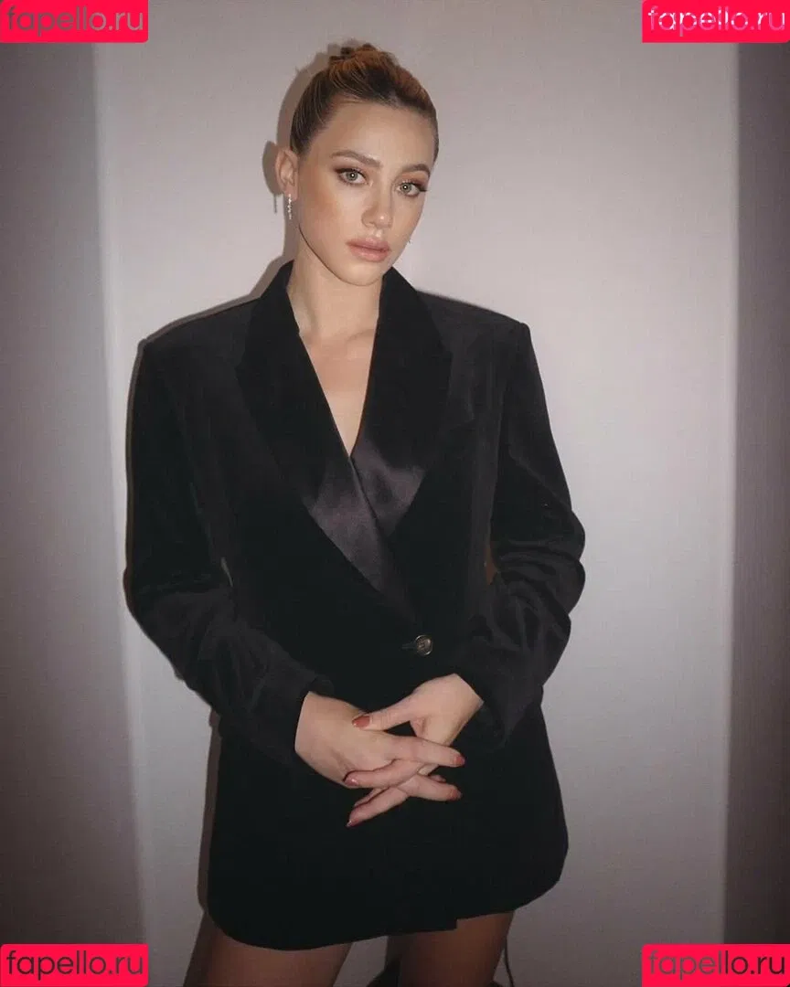 Lili Reinhart / Unpublished Photos / lilireinhart Onlyfans Photo Gallery 