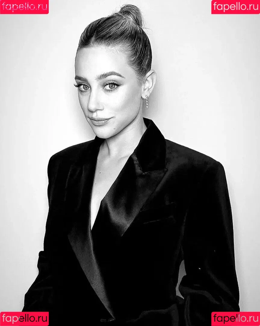 Lili Reinhart / Unpublished Photos / lilireinhart Onlyfans Photo Gallery 