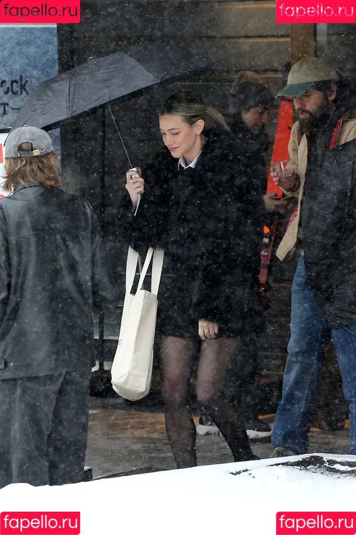 Lili Reinhart / Unpublished Photos / lilireinhart Onlyfans Photo Gallery 