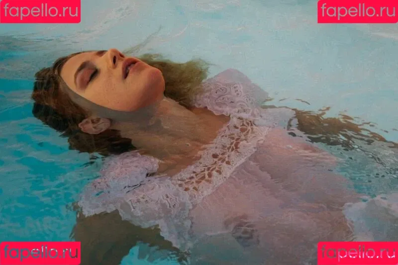 Lili Reinhart / Unpublished Photos / lilireinhart Onlyfans Photo Gallery 