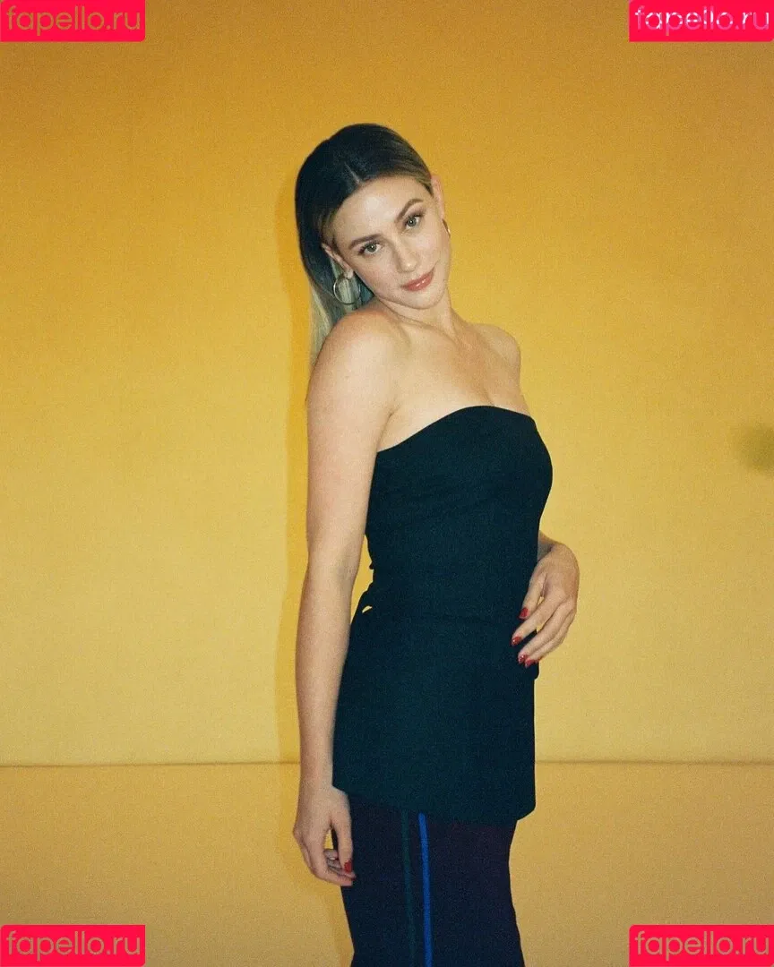 Lili Reinhart / Unpublished Photos / lilireinhart Onlyfans Photo Gallery 