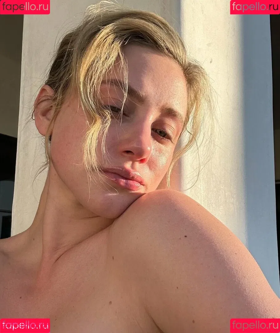Lili Reinhart / Unpublished Photos / lilireinhart Onlyfans Photo Gallery 