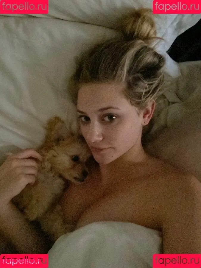 Lili Reinhart / Unpublished Photos / lilireinhart Onlyfans Photo Gallery 